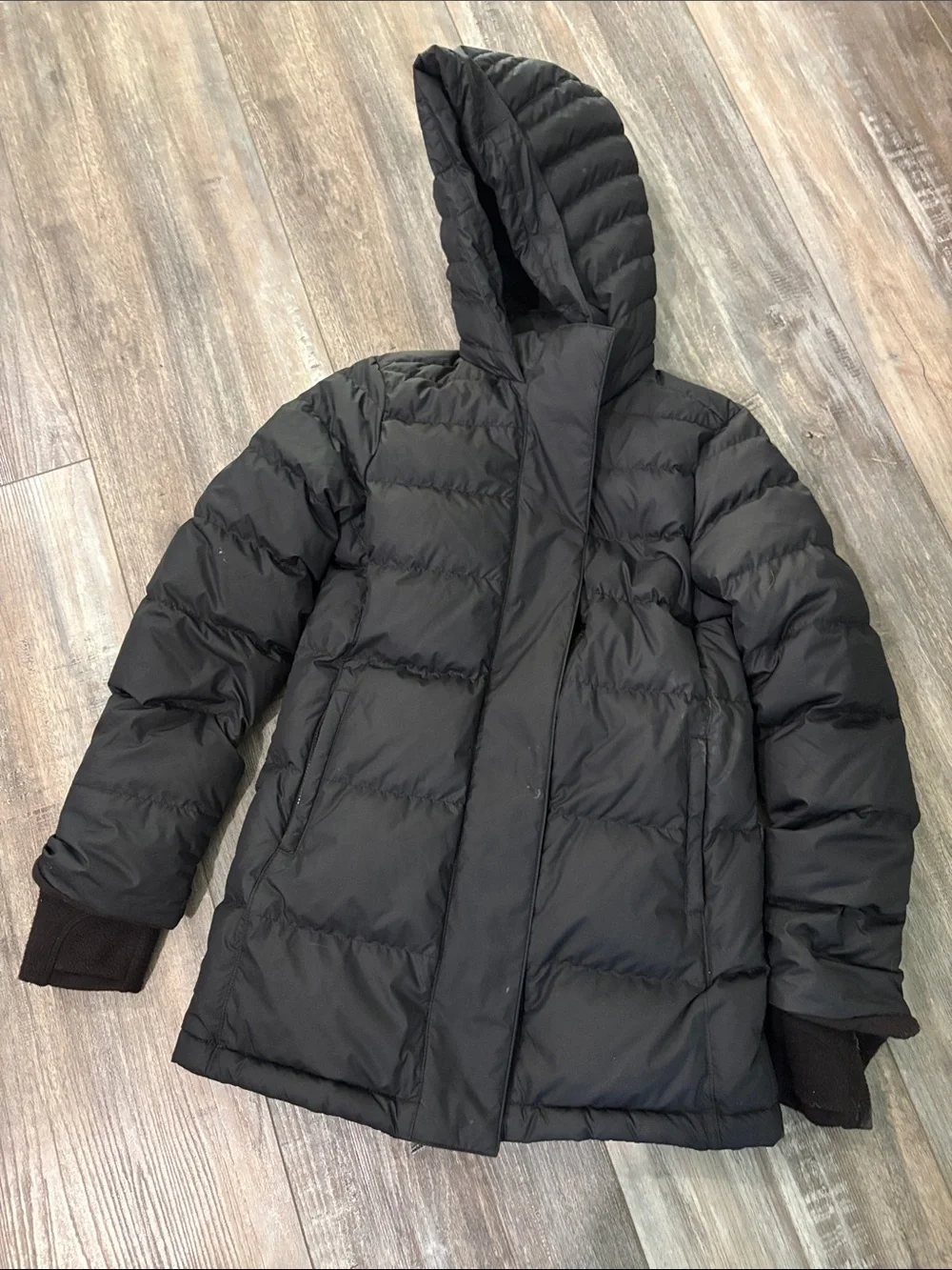 Athleta Girl Snow Day Down Jacket size 8-10 black
